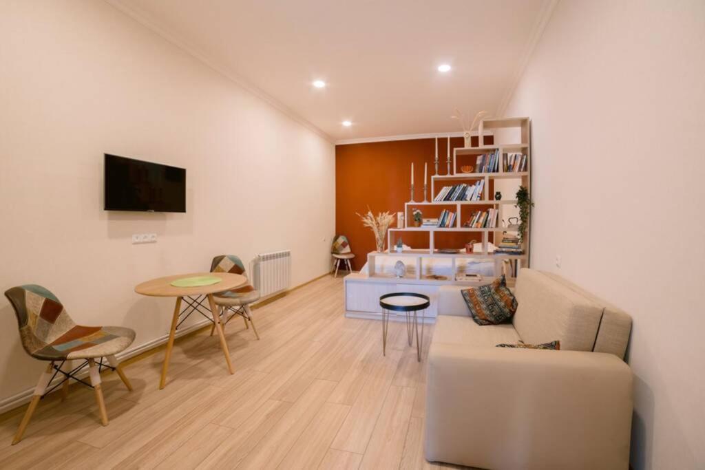 New Central Apartment In Gjumri Exteriör bild